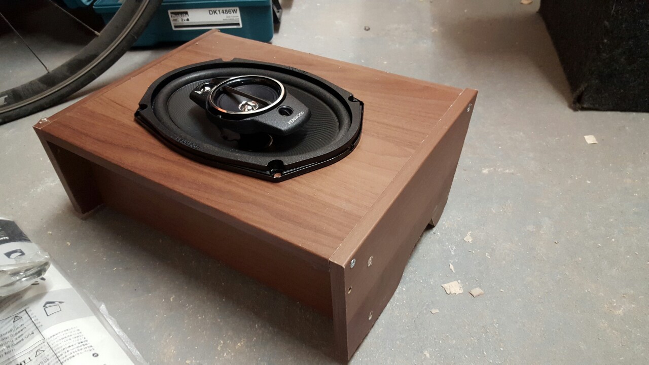Speaker box